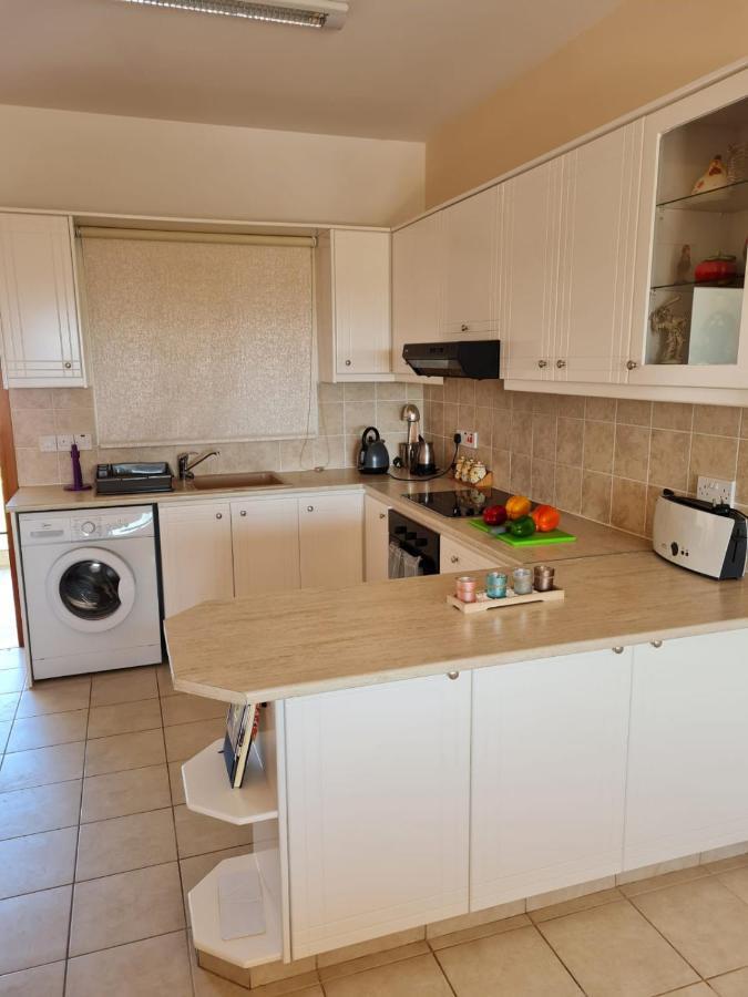 Stay Ocean Apartment Paphos Eksteriør billede